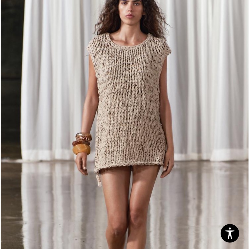 - ZARA! $25- NEW stunningggg ! SUMMER 2024 - M/ L